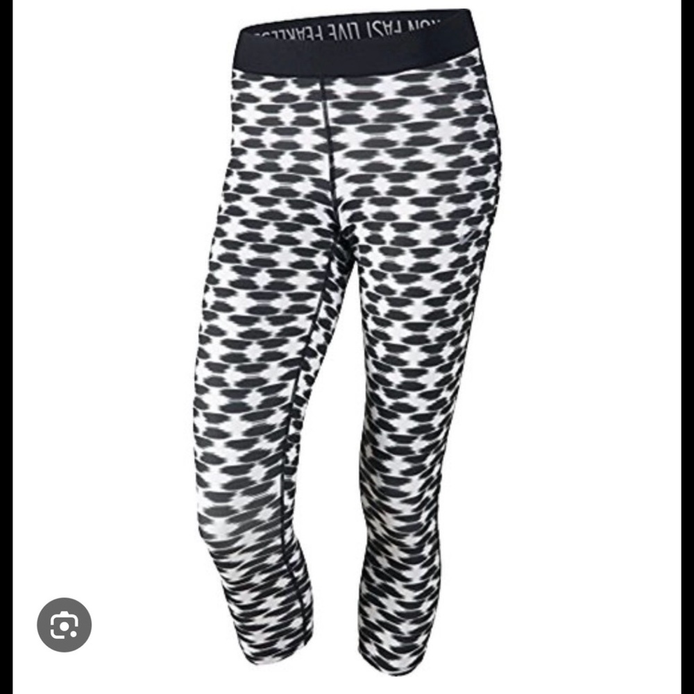 Nike Dri-Fit Black and White Patterned Leggings